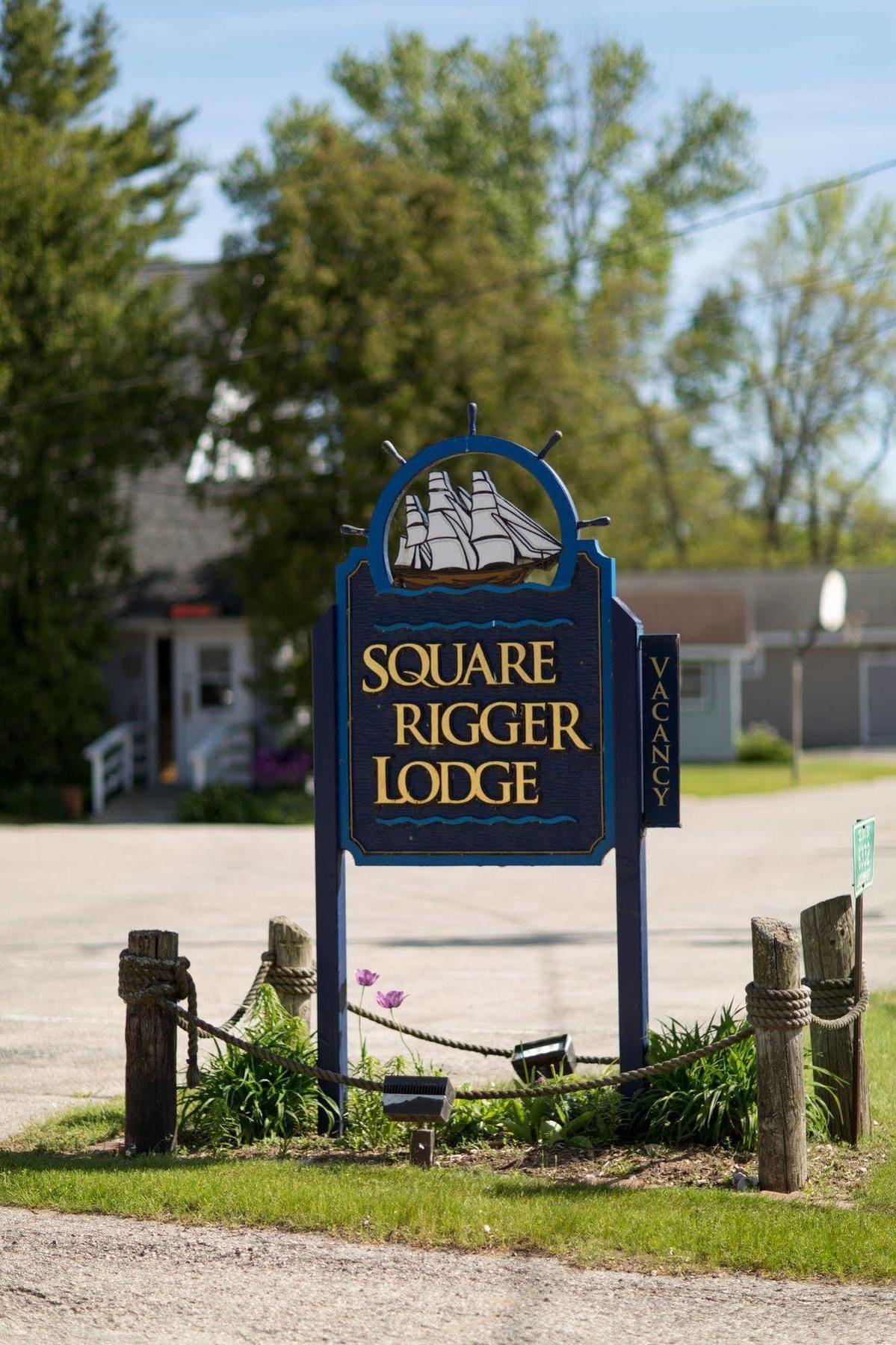 Resort Square Rigger